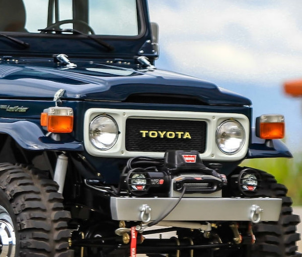 トヨタ純正 ランドクルーザー 40系 FJ40 BJ40 フロントラジエーターグリル エンブレム ランクル TOYOTAマーク 流用 75321-90301_画像1