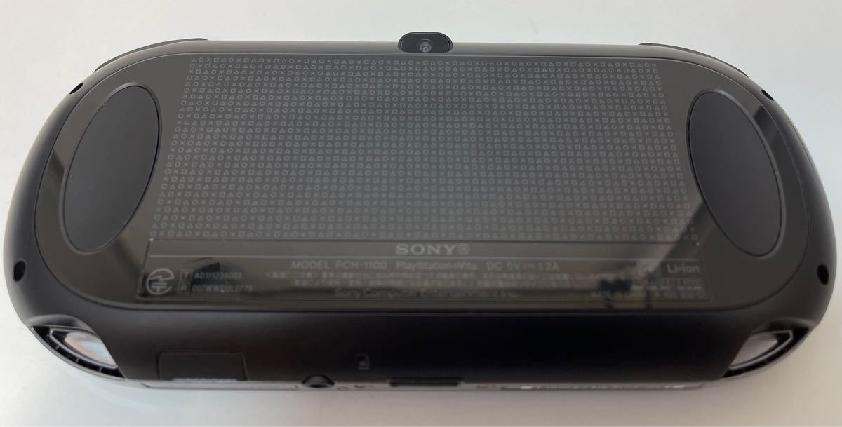 PS Vita 本体　PCH-1100 ブラック　4GBメモリーカード付