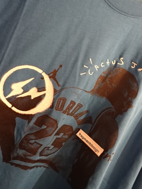 NIKE JORDAN × fragment design × TRAVIS SCOTT Tシャツ 希少色 サイズ