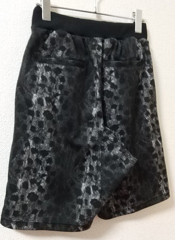 美品】アディダス きゃりーぱみゅぱみゅ 着用 ハーフパンツ 黒豹 美品】アディダス きゃりーぱみゅぱみゅ 着用 ハーフパンツ 黒豹