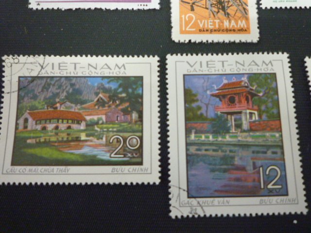 ▲ｒ-87482-45 外国切手 ベトナム切手 ハム・ロン橋再建記念等 印有 バラ11枚_画像4