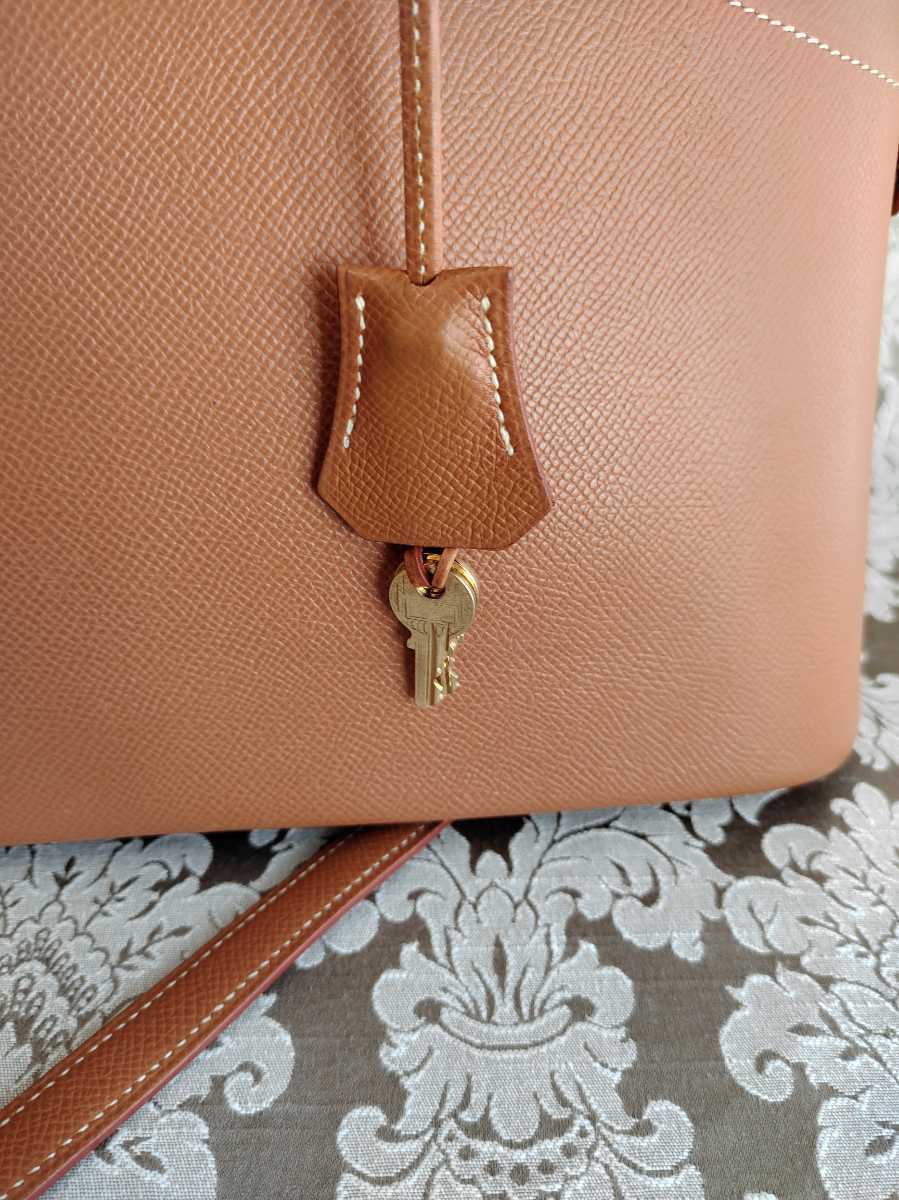 美品◇1円スタート◇ボリード 31 ゴールド 2WAYハンドバッグ 美品◇1円スタート◇ボリード 31 ゴールド 2WAYハンドバッグ