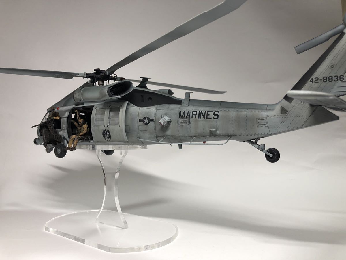 アカデミー 1/35 AH-60L DAP ブラックホーク 完成品 模型 軍用ヘリ 