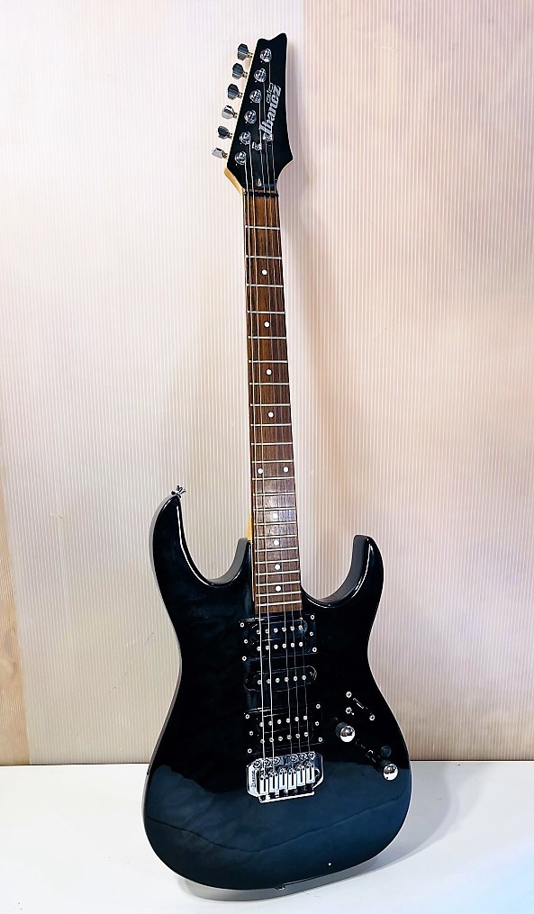 ジャンク扱い アイバニーズ エレキギター Ibanez GIO、ギターケース付属_画像1