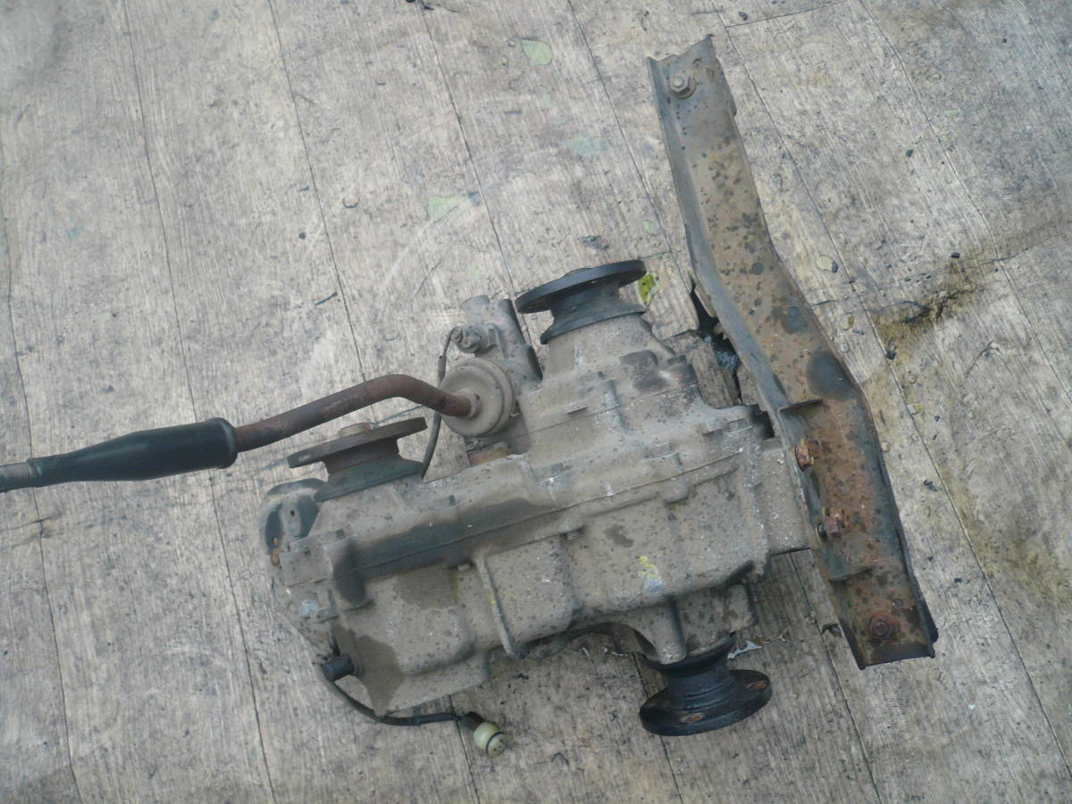 B32 本州送料2200円 ジムニー JA11 トランスファー AT