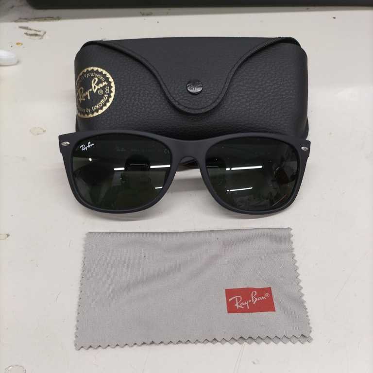 人気商品 正規販売証明書付き超美品 Ray-Ban NEW WAYFARER サングラス