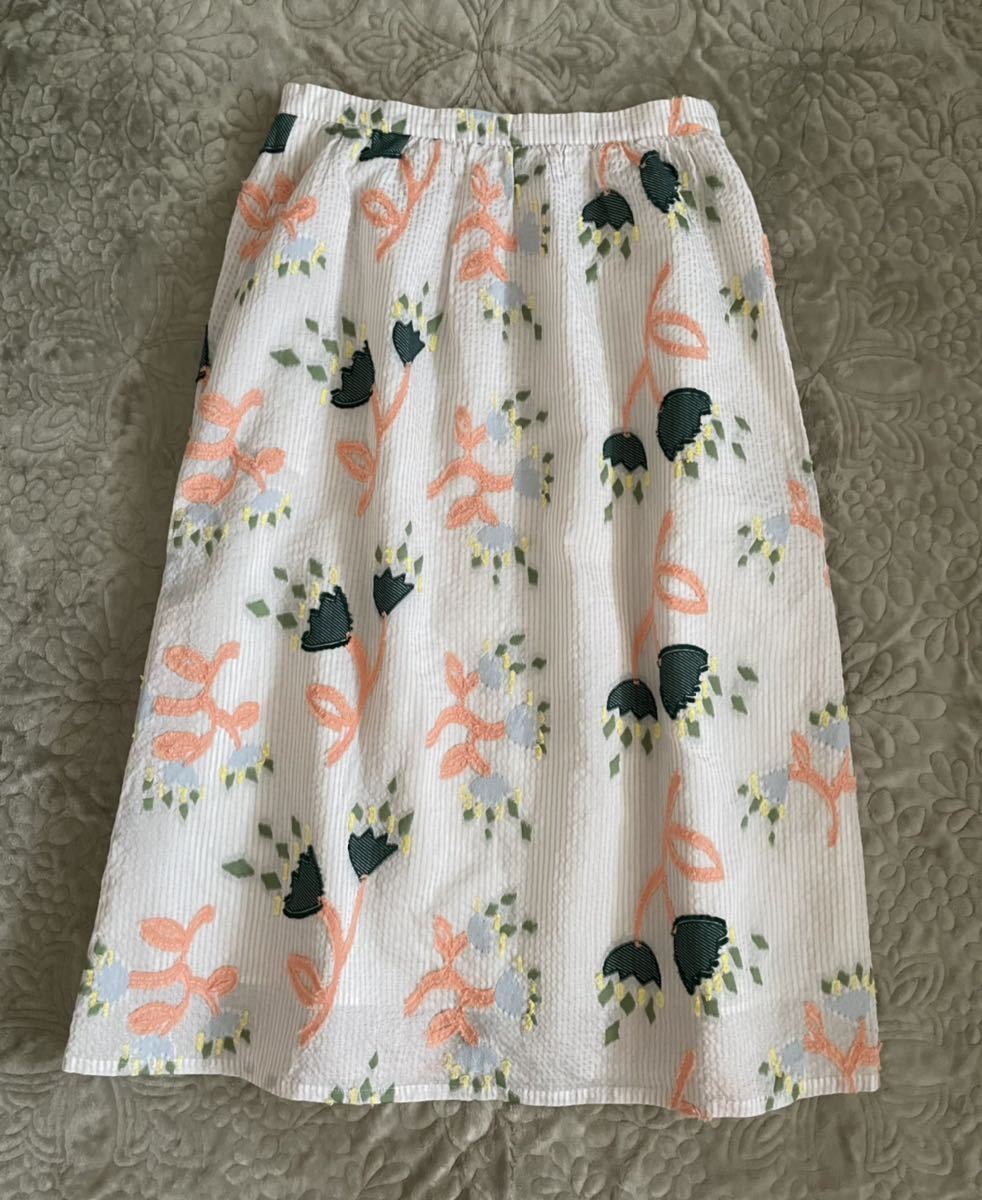 ビュルデサボン　アップリケ刺繍　ギャザースカート 花柄　綿　ストライプ　ベージュ　日本製_画像1