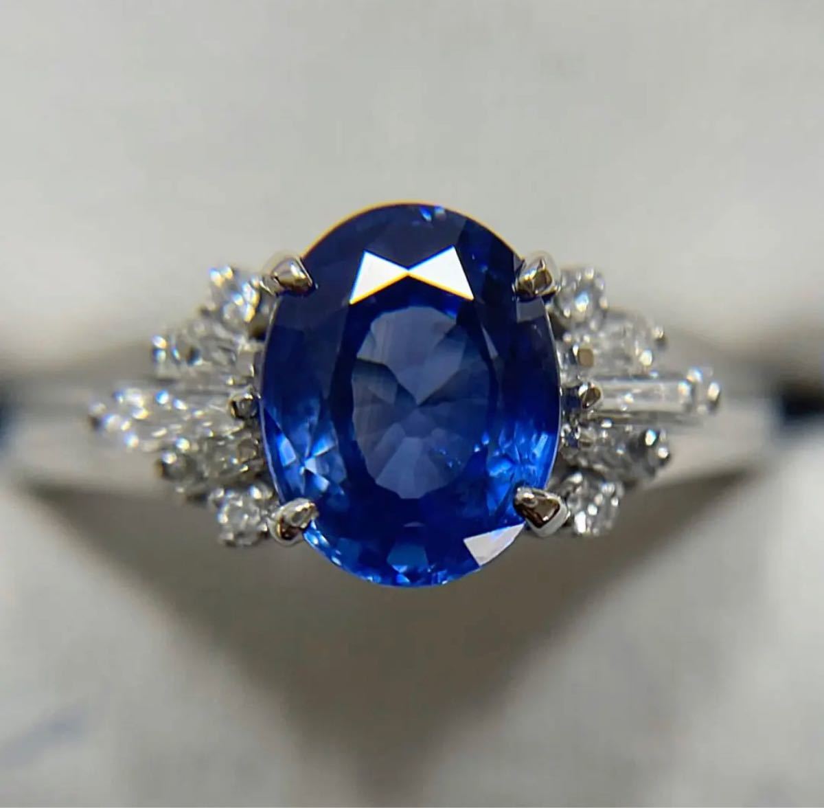 【AIGS 鑑別書】付　上質なコーンフラワーブルー サファイア2.07ct 無色透明 照りの強い上質なダイヤモンド0.19ct プラチナ 指輪 8.5号