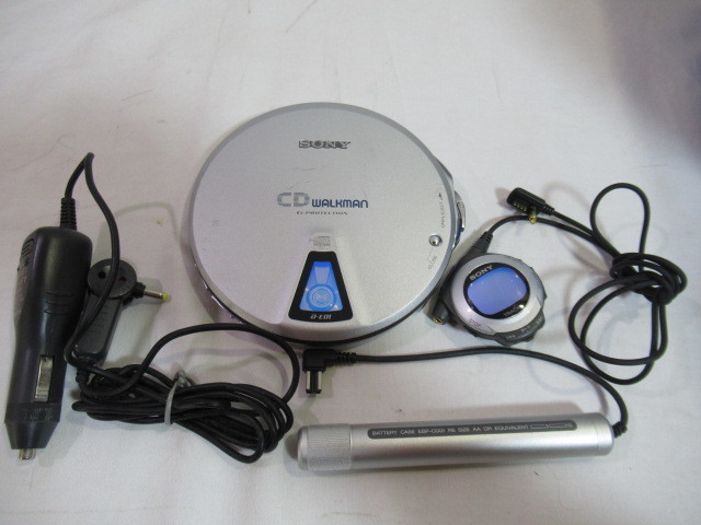 □□SONY/ソニー CDウォークマン Model:D-E01 動作確認済 100V電源
