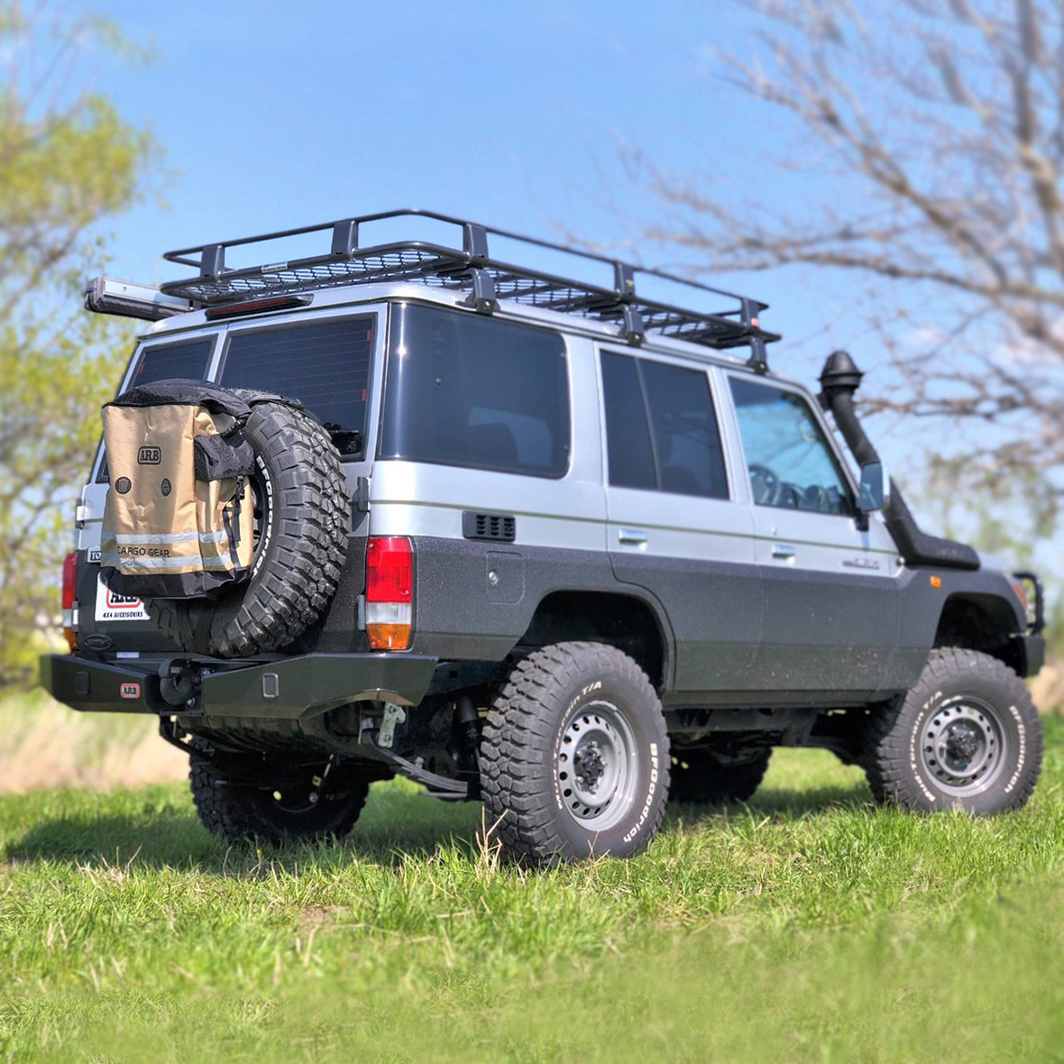 ARB トラックパック 背面タイヤ装着用バッグ ARB 4X4 TRACK PACK BAG