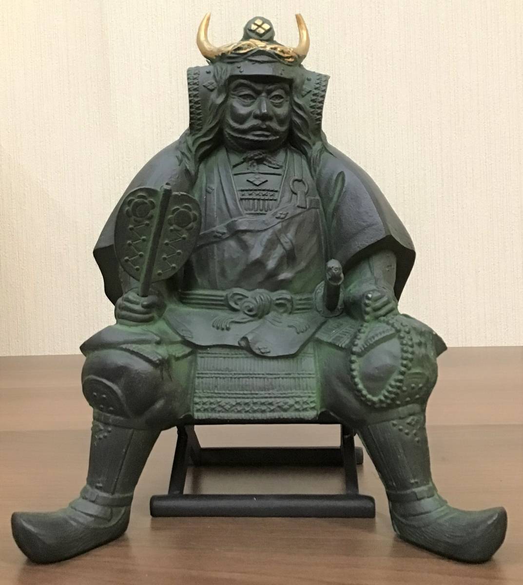 置物【 武田信玄公之像 】武将 戦国 時代 戦国大名 甲府 兜 甲冑 置物【 武田信玄公之像 】武将 戦国 時代 戦国大名 甲府 兜 甲冑
