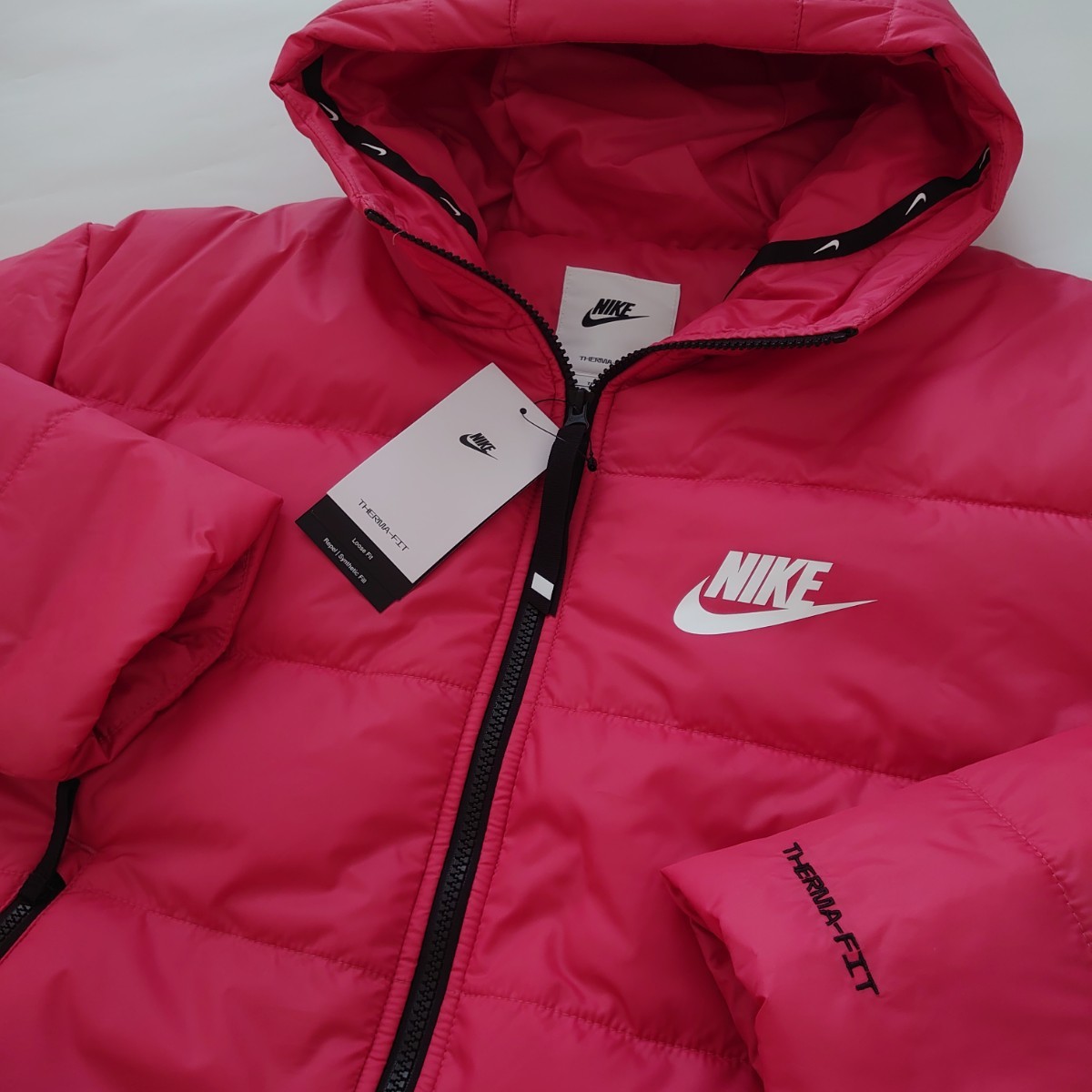 海外限定色 NIKE ナイキ ビッグスウッシュ パッド入 ジャケット 海外限定色 NIKE ナイキ ビッグスウッシュ パッド入 ジャケット