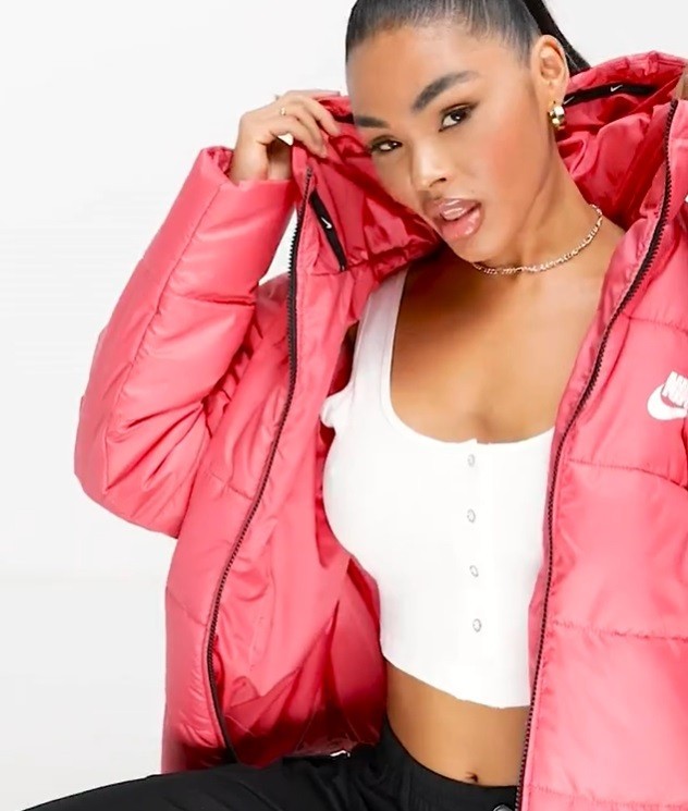 海外限定色 NIKE ナイキ ビッグスウッシュ パッド入 ジャケット 海外限定色 NIKE ナイキ ビッグスウッシュ パッド入 ジャケット