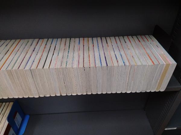 ONE PIECE　ワンピース　102巻セット。103巻欠品。関連本11冊付き。ヤケ、やや背表紙の変色あり、28巻の表紙にシミ、表紙折れがあります。_画像9