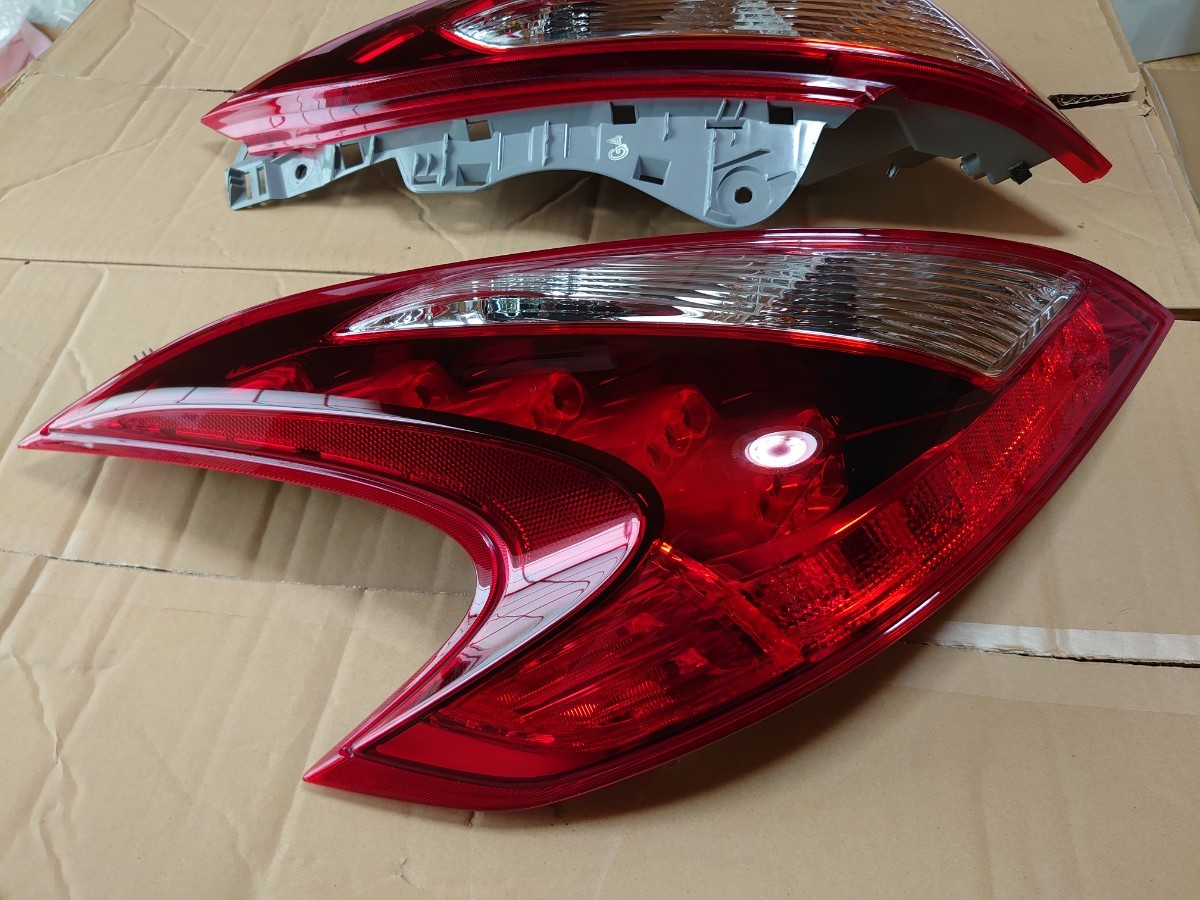 Z34 フェアレディZ 後期テールレンズ 左右セット 純正 Z34 フェアレディZ 後期テールレンズ 左右セット 純正