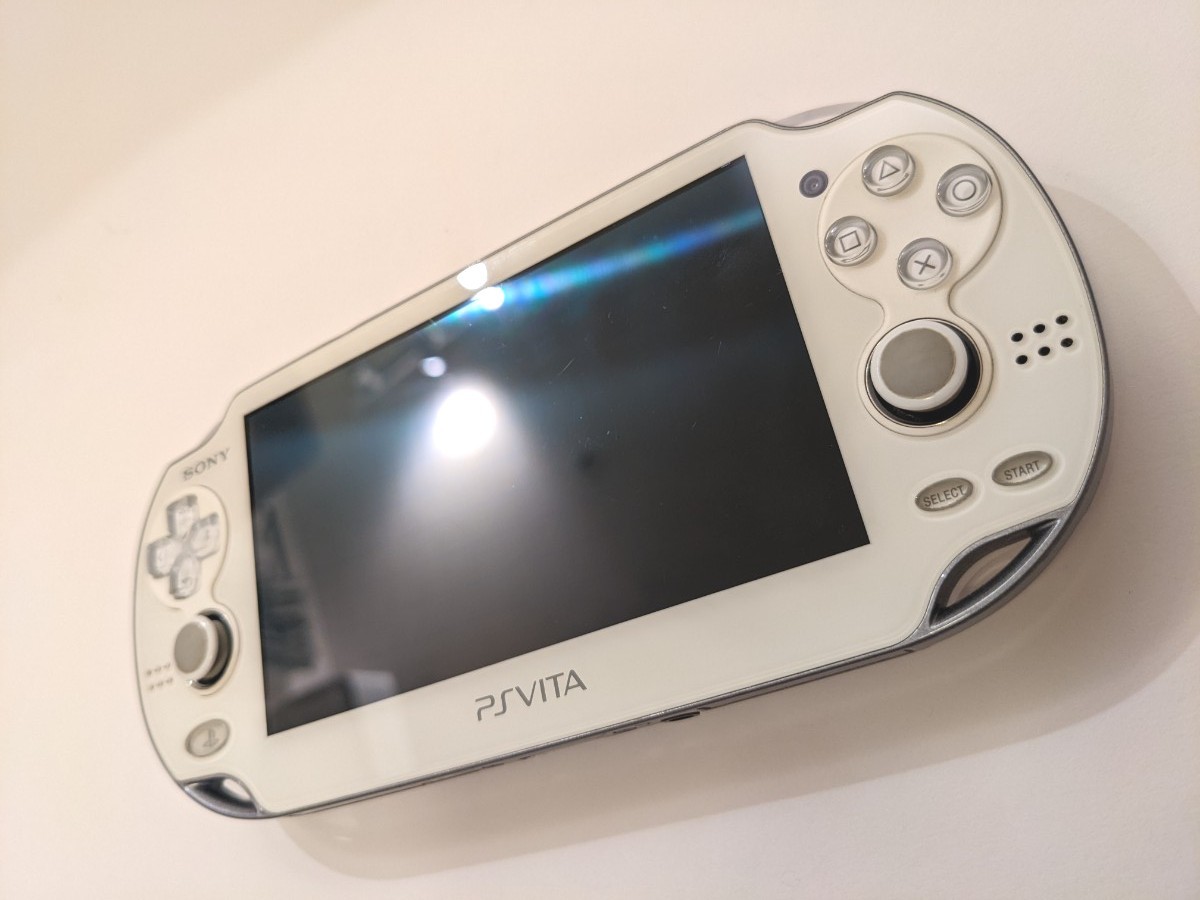 PlayStation Vita PCH-1100 AB02 