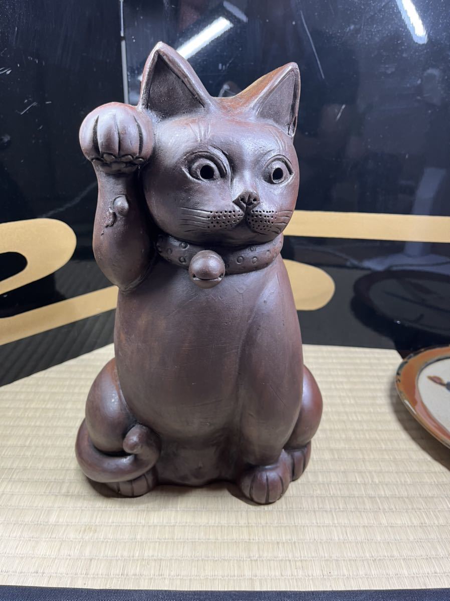 招き猫　高さ約33cm