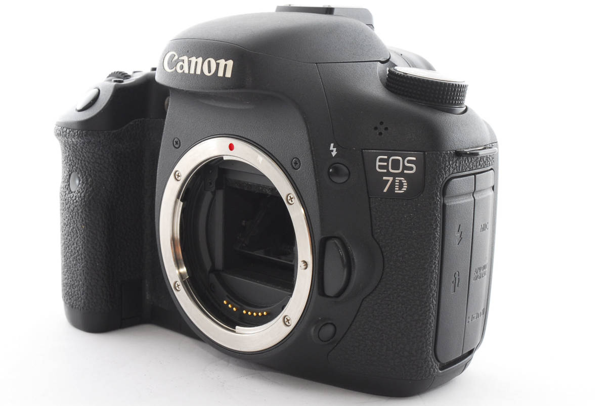 Canon EOS 7D 18.0 MPデジタルカメラ + バッテリーグリップ BG-E7
