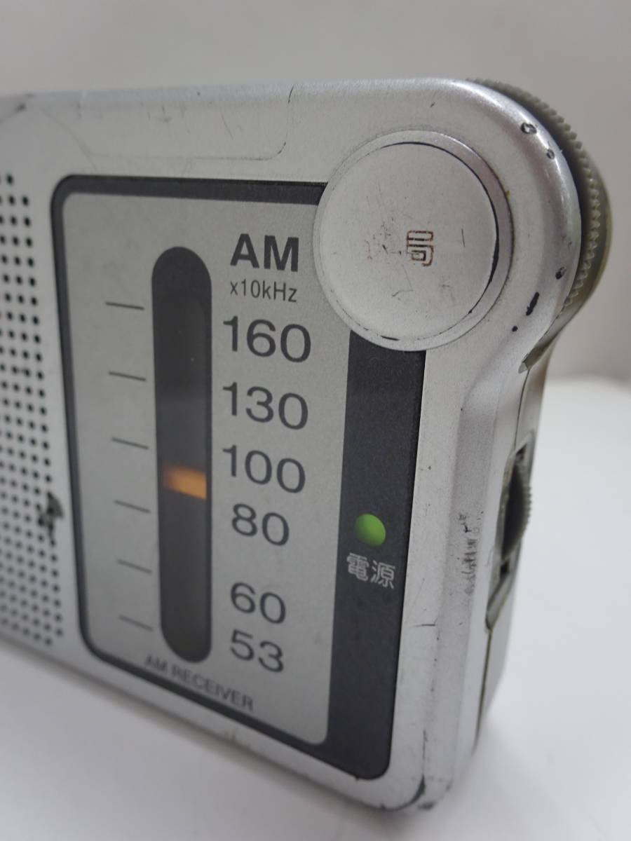 (H-く-358)Panasonic AMラジオ R-P130 ポータブルラジオ モノラル 動作確認済 中古の画像3