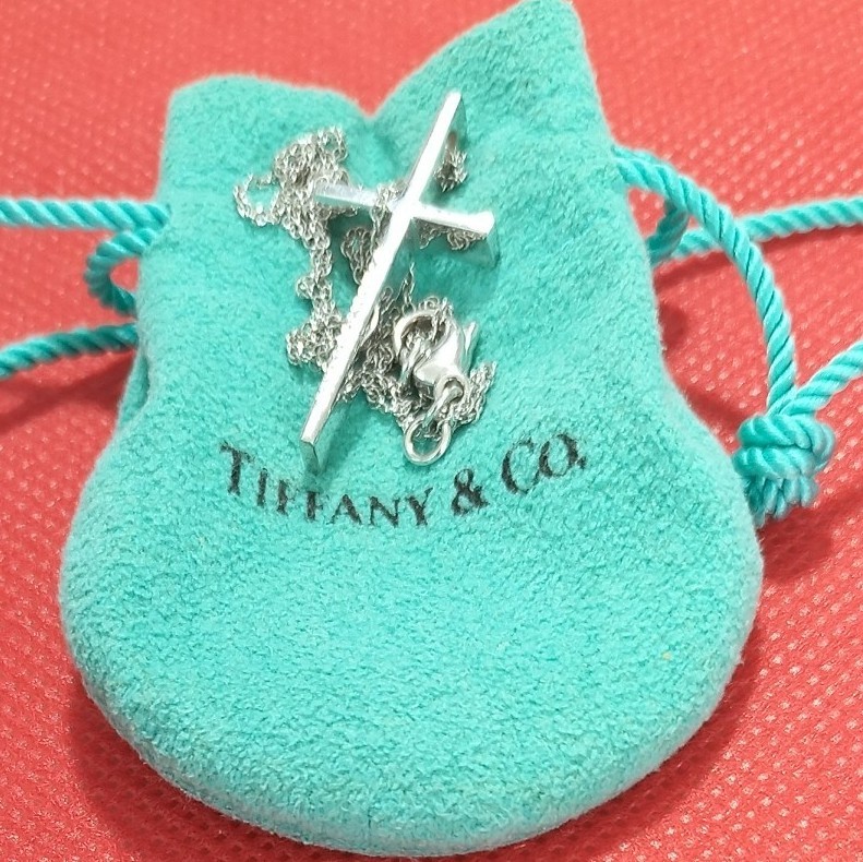 TIFFANY&Co ティファニー クロスネックレス 刻印750 廃盤 TIFFANY&Co ティファニー クロスネックレス 刻印750 廃盤
