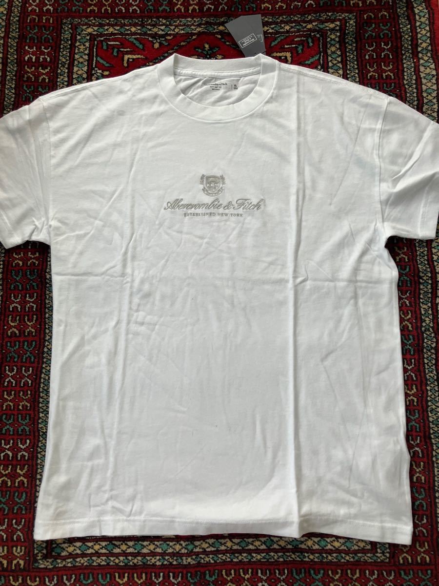 新品未使用】Lサイズ アバクロ 半袖Tシャツ 総刺繍 高級感 豪華