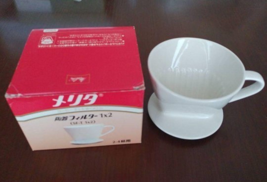 メリタ 日本製 コーヒードリッパー 2~4杯用 計量スプーン付き 陶器フィルターシリーズ 新品 ホワイト Melitta SF-T1×2 陶器製 未使用品_画像2
