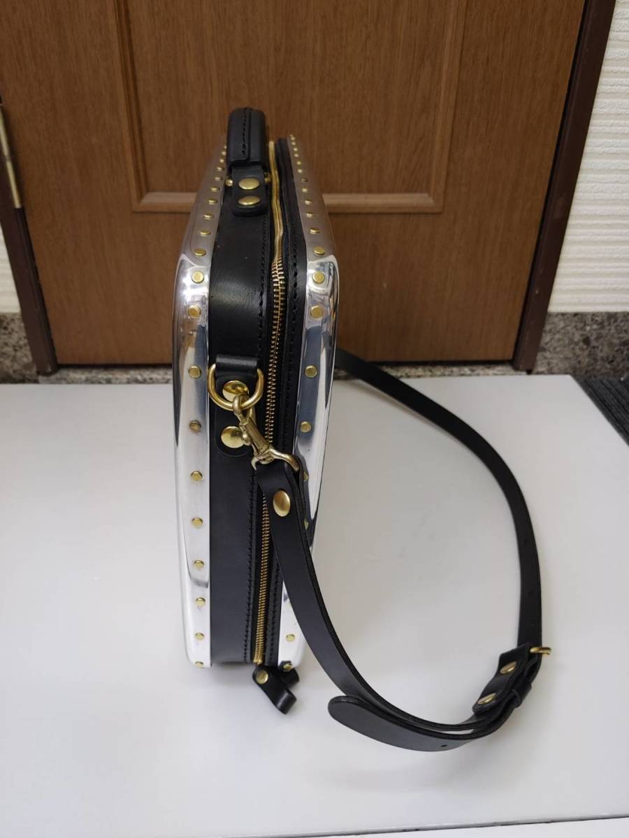 ♪アタッシュケース 鏡面仕上げ 肩紐ベルト付き バッグ ♪アタッシュケース 鏡面仕上げ 肩紐ベルト付き バッグ