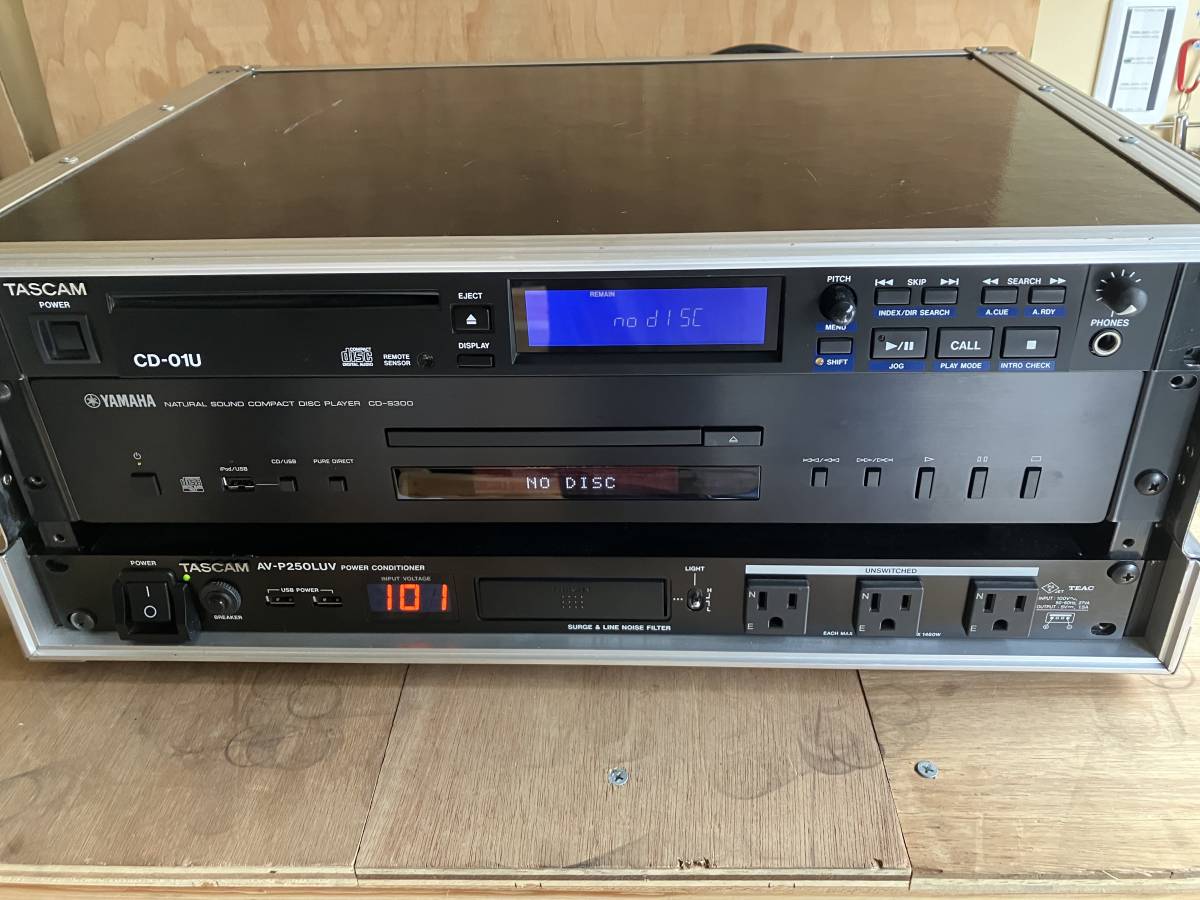 業務用CDデッキ2台、電源パワーコンディショナー TASCAM : CD01U、AV