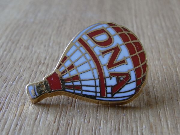  old pin badge :DNA advertisement . lamp ba Rune vehicle pin zQ