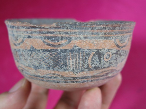 B　黒彩土器碗①　メへルガル遺跡発掘品 陶器　パキスタン　紀元前