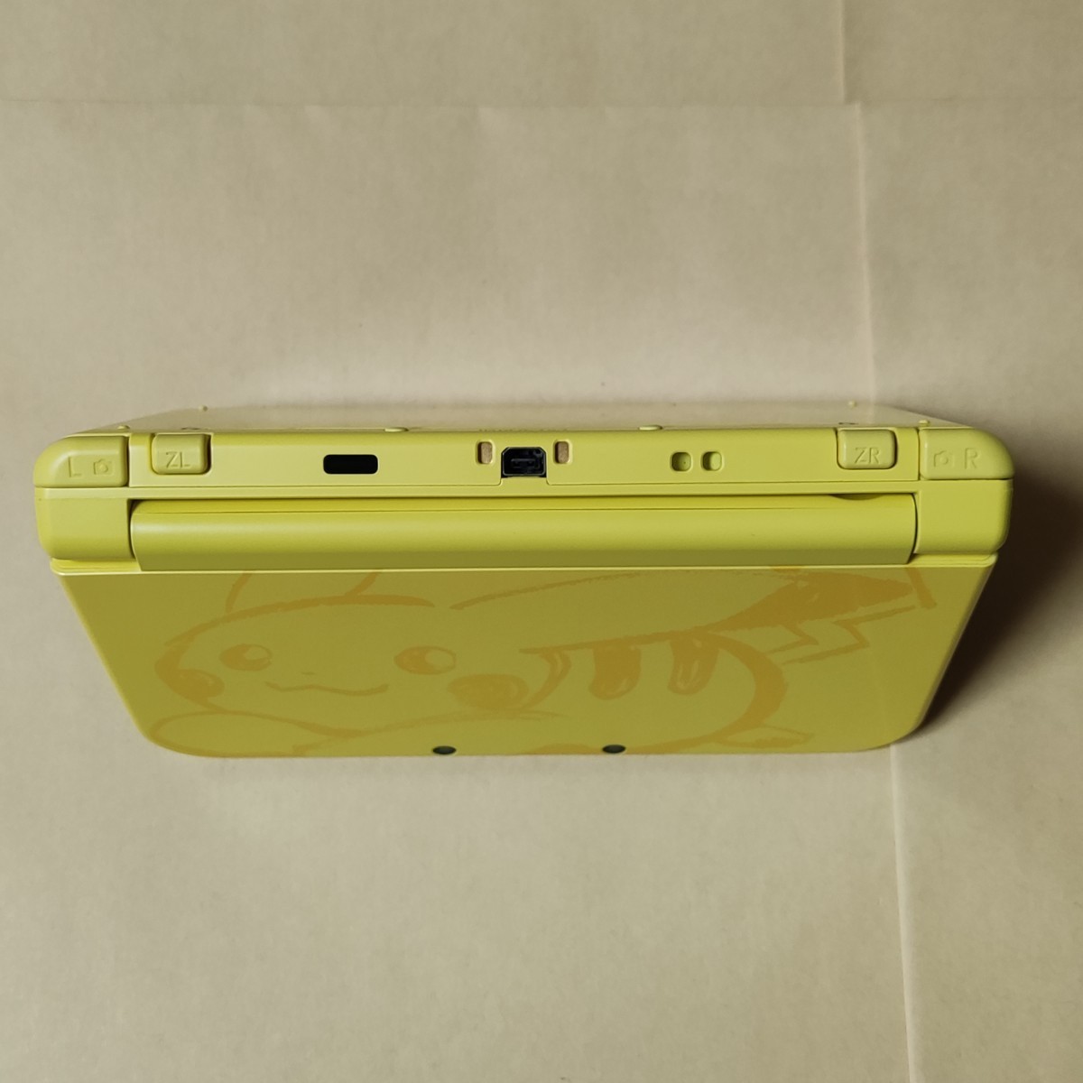 Newニンテンドー3DS LL ピカチュウ【イエロー】ポケモンセンター Newニンテンドー3DS LL ピカチュウ【イエロー】ポケモンセンター