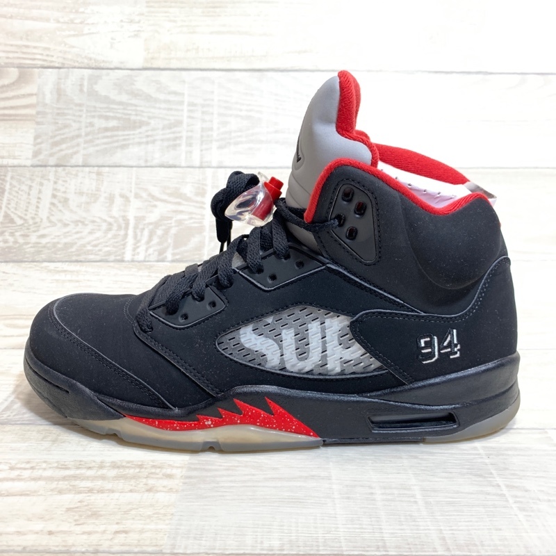 Supreme×NIKE/ Supreme × Nike /AIR JORDAN 5 RETRO Black/ air Jordan 5 retro / sneakers / beautiful goods /28cm