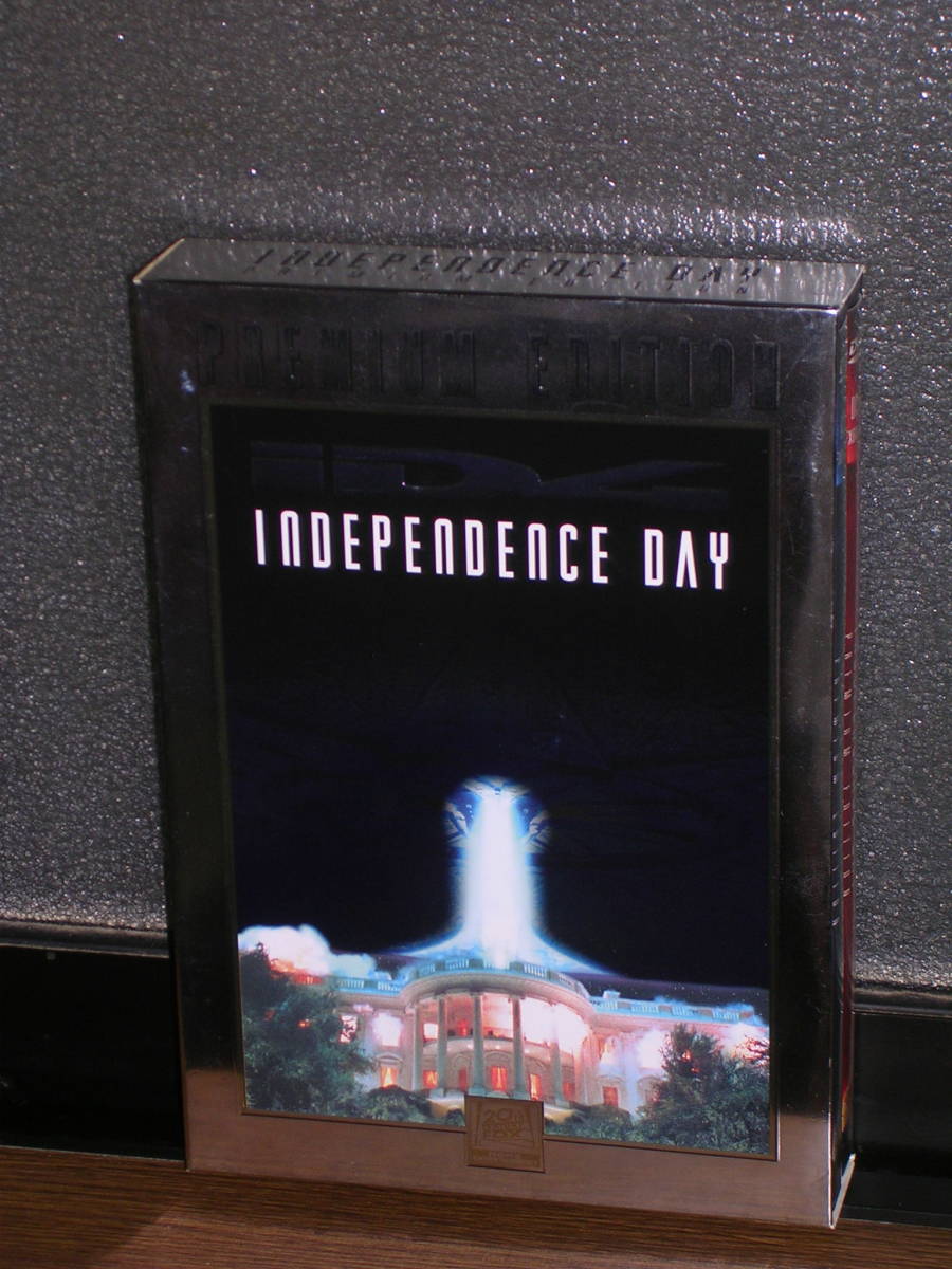 2本組国内盤DVDボックス 「INDEPENDENCE DAY」 プレミアム・エディション_画像1