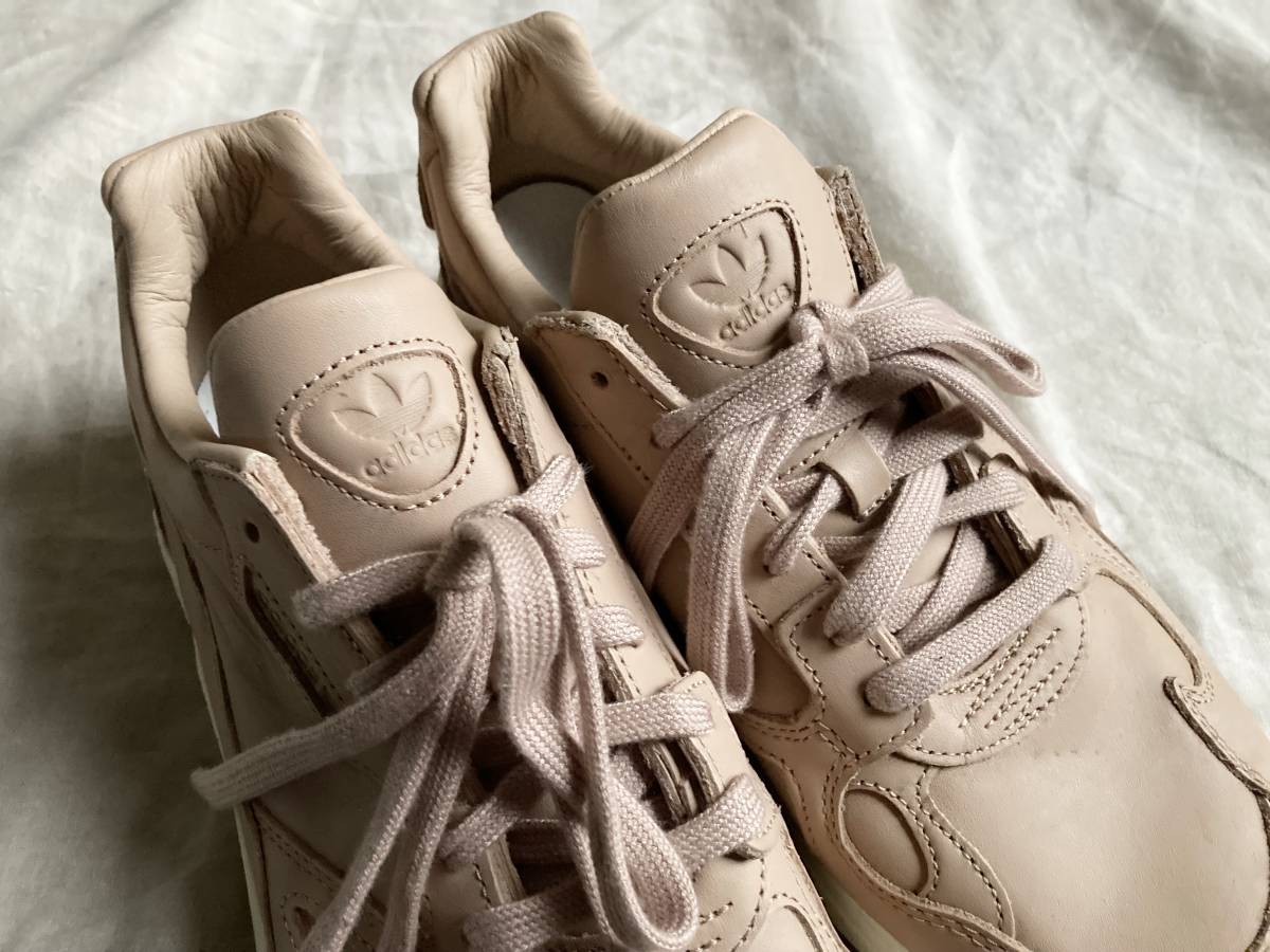 英国限定【アディダス】スニーカー レザーメッシュ オフホワイト 新品 adidas Falcon アディダス ファルコン DB2714 レザー