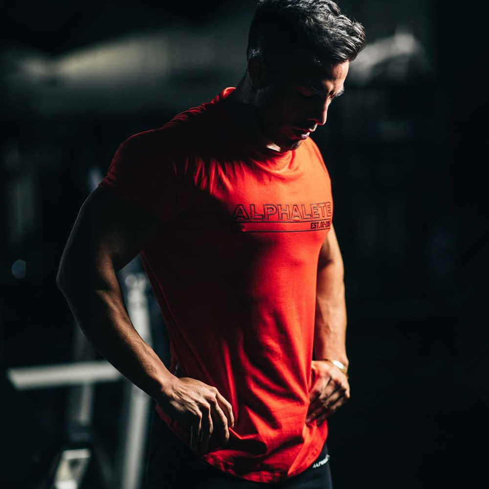 【送料無料】 ALPHALETE Tシャツ EST 黒 Lサイズ☆_Red