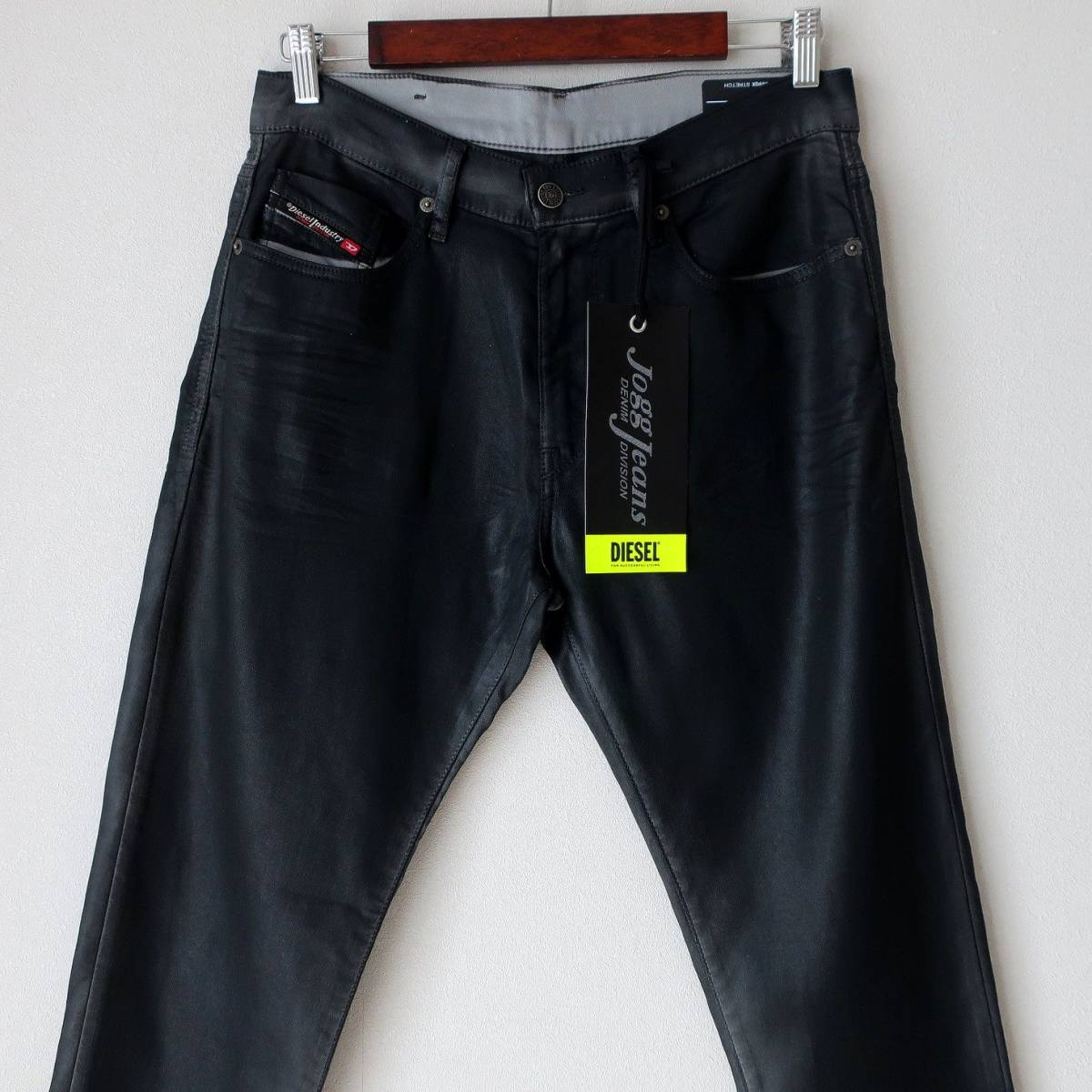 新品 DIESEL ジョグジーンズ スリム テーパード ストレッチ ジーンズ デニム リヨセル パンツ 黒 ブラック ディーゼル メンズ W30 Mサイズ_画像3