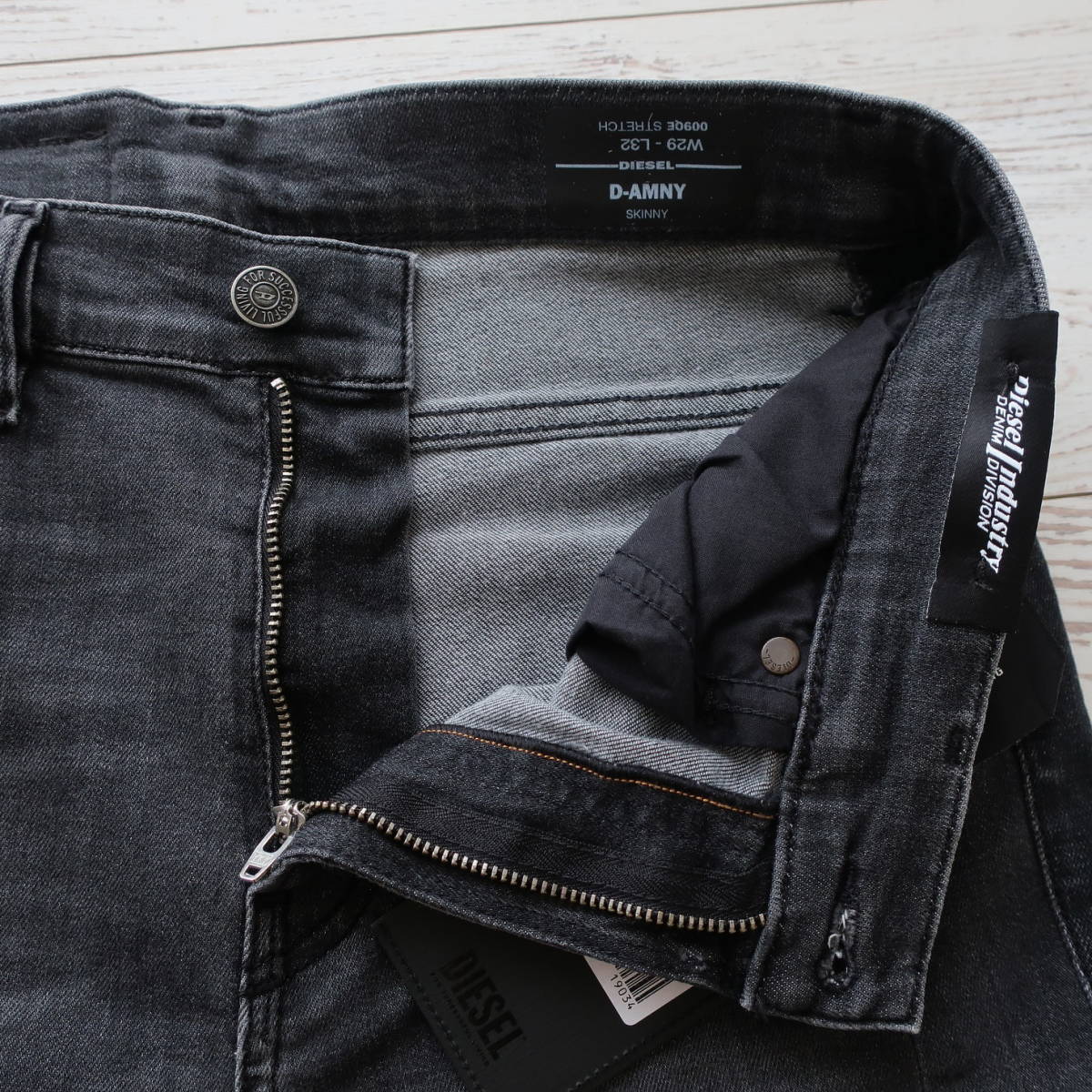 新品 タグ付き ディーゼル DIESEL ストレッチ バイカーデニム 新品 タグ付き ディーゼル DIESEL ストレッチ バイカーデニム