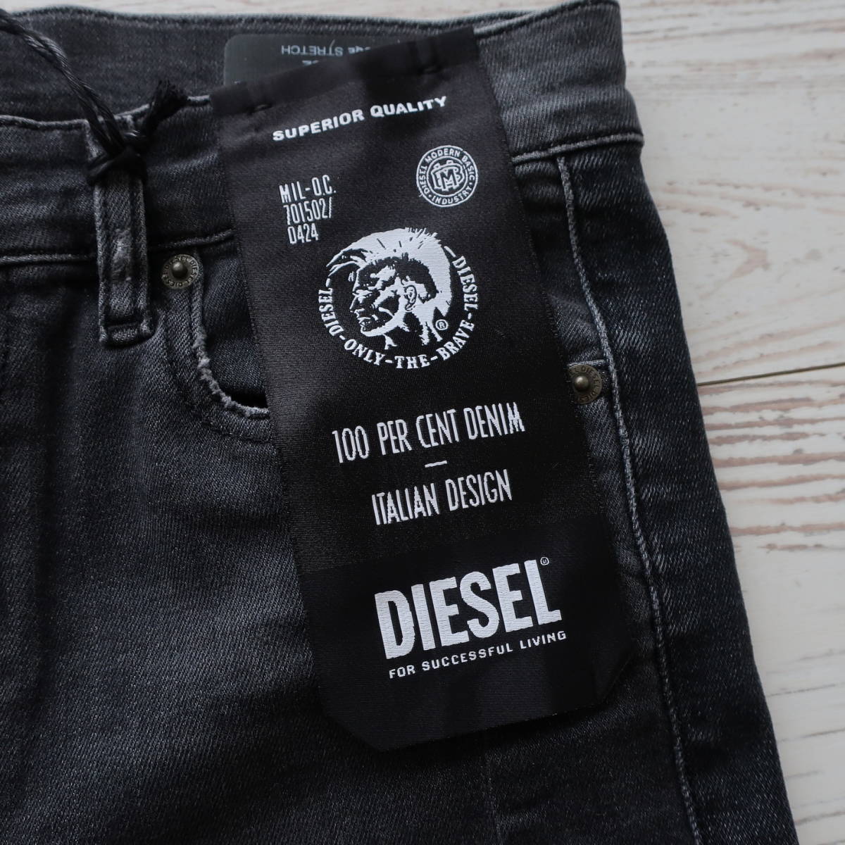 新品 タグ付き ディーゼル DIESEL ストレッチ バイカーデニム 美脚 スキニー ジーンズ 欧州限定 D-AMNY ブラック 黒 W29 メンズ  Sサイズ