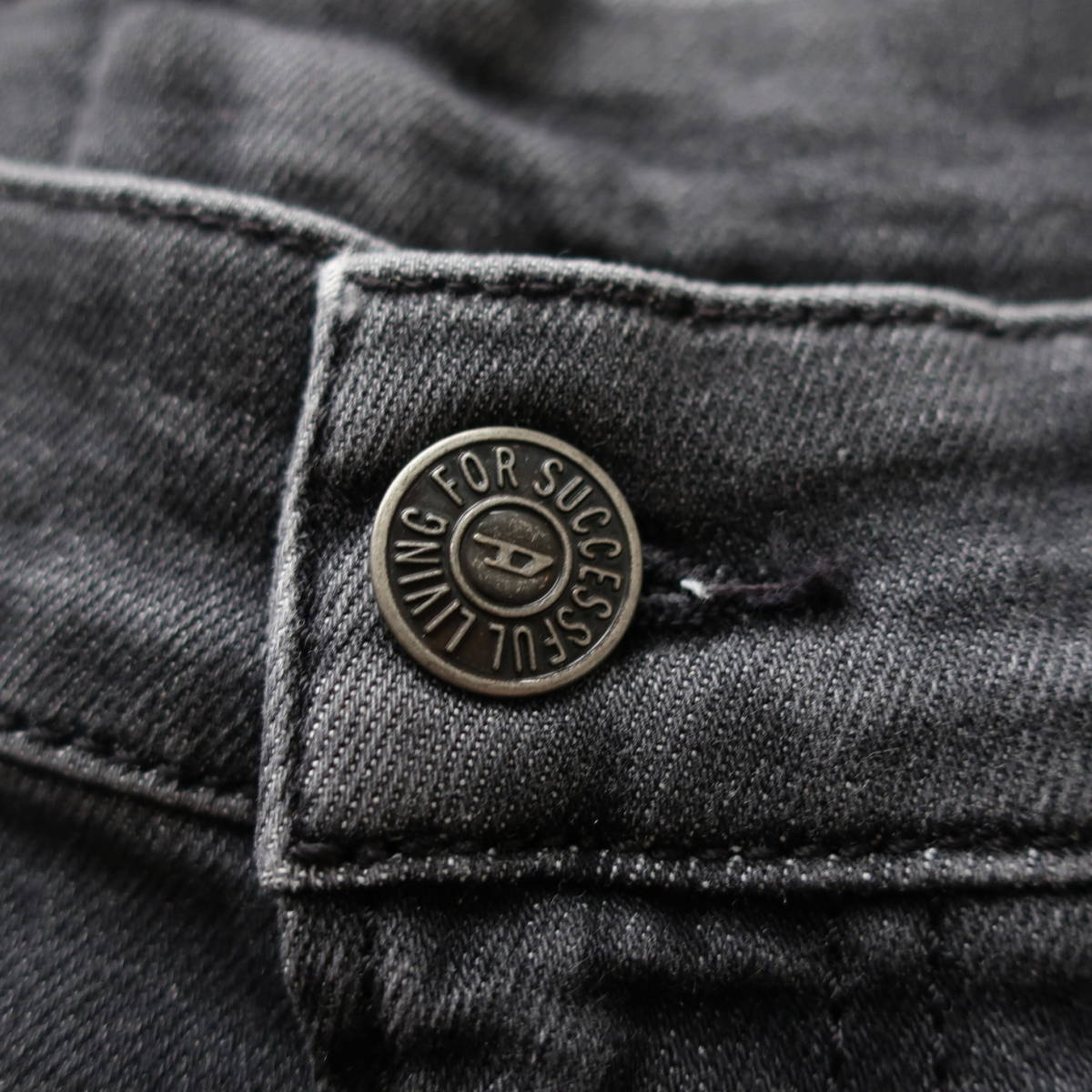 新品 タグ付き ディーゼル DIESEL ストレッチ バイカーデニム 新品 タグ付き ディーゼル DIESEL ストレッチ バイカーデニム