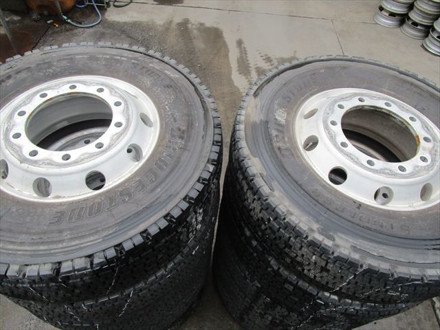 【T-ポイント5倍】 送料無料 スタッドレス 295/80R22.5 BS W900 バリ溝 アルミホイール ISO方式 22.5×8.25 10穴 現状美品 10本セット タイヤ・ホイールセット