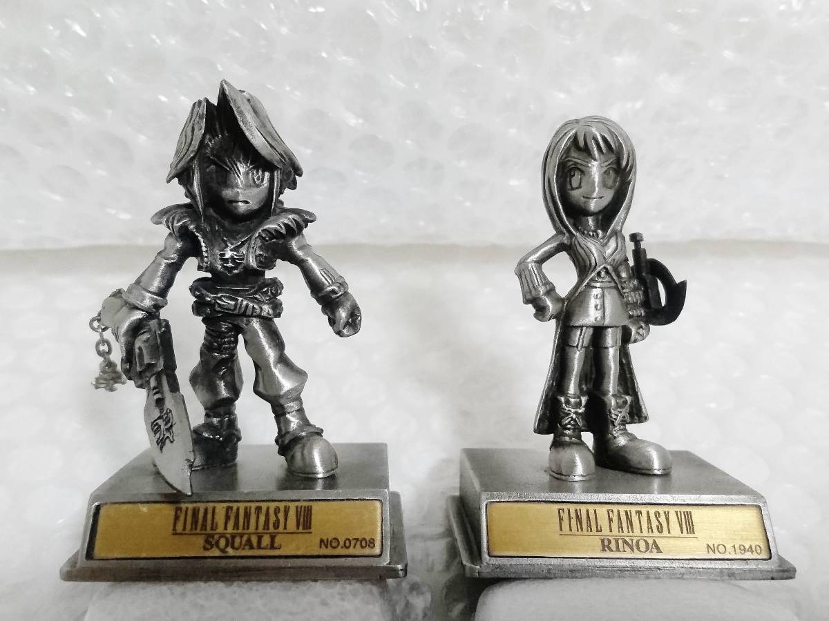 展示品+限定品　SQUARE　CHROME FIGURE　FINAL FANTASY Ⅷ　SQUALL ＆ RINOA　＆　FINAL FANTASY Ⅸ　ZIDANE ＆ GARNET　クロムフィギュア_画像3