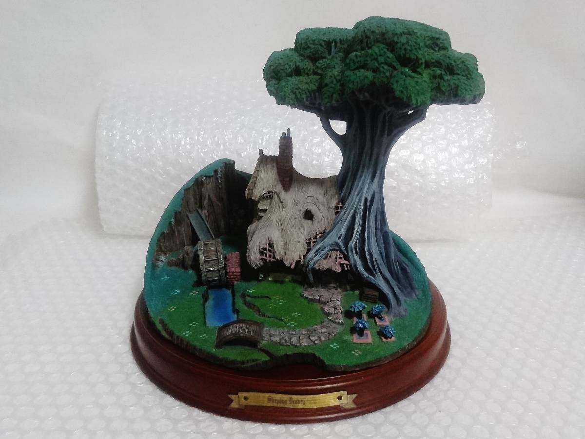 展示品+廃盤品　Disney　WDCC　DISNEY'S Enchanted Places　SLEEPING BEAUTY　Woodcutter’s Cottage　眠れる森の美女　きこりの小屋_画像1