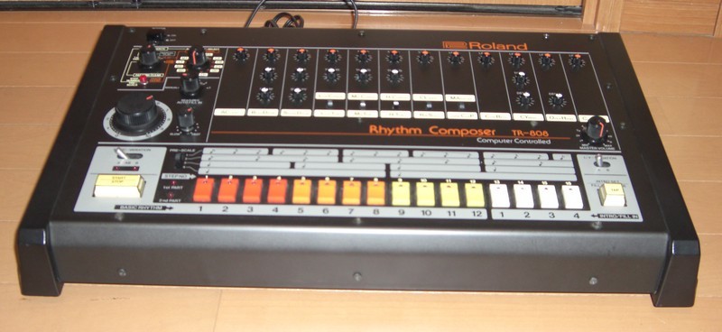 Roland TR-808 ビンテージアナログリズムマシン - beautifulbooze.com