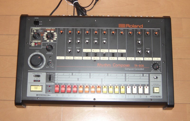 Roland TR-808 ビンテージアナログリズムマシン - beautifulbooze.com