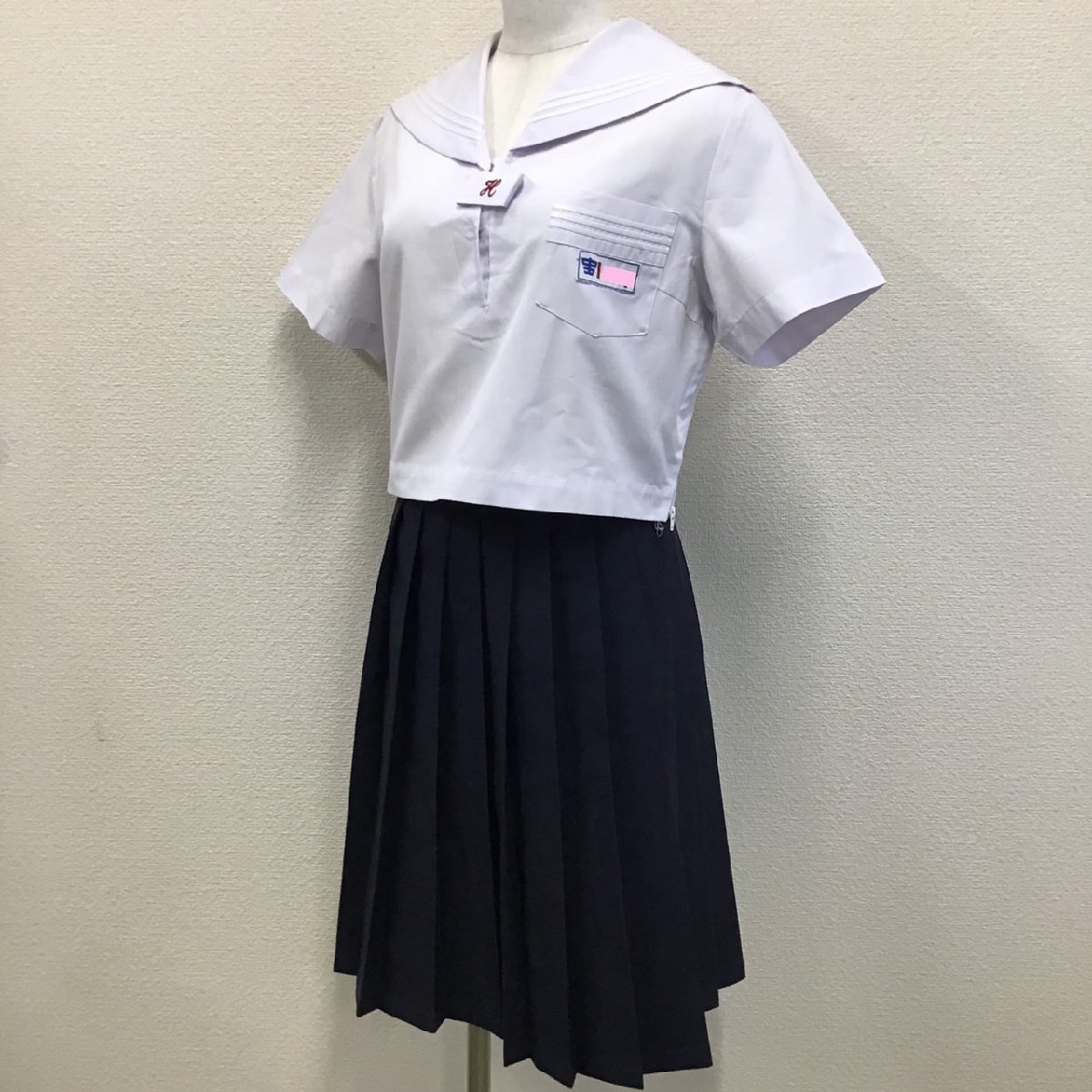 O394 (中古) 兵庫県 宝殿中学校 セーラー服 上下セット /M/160/セーラー/スカート/白3本/IZUMOYA/夏服/夏用/高校/学生服/女子学生_画像1