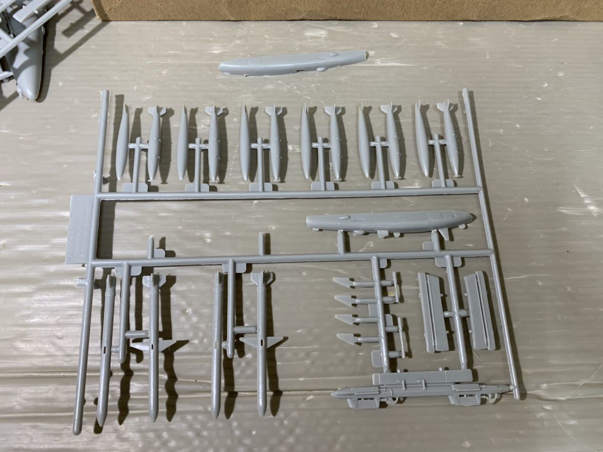 N002 【 MONOGRAM　モノグラム　1/48　SKYHAWK A-4E 未組立（ジャンク扱い）】 プラモデル_画像6