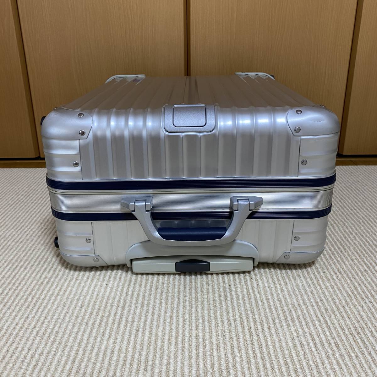 廃版希少 人気 リモワ シルバーインテグラル 48L 4輪