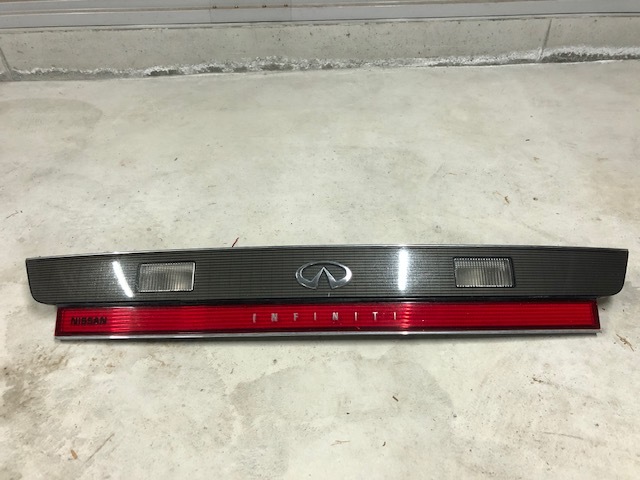 石見銀山 インフィニティ Q45 テールガーニッシュカバー本物