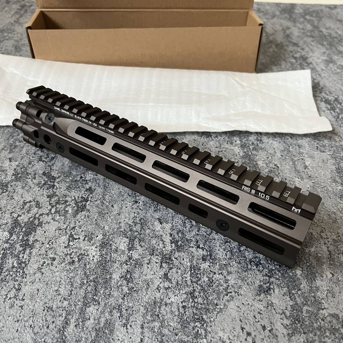 最新 RIS3 RISIII タイプ ハンドガード Daniel defense 最新 RIS3 RISIII タイプ ハンドガード Daniel defense