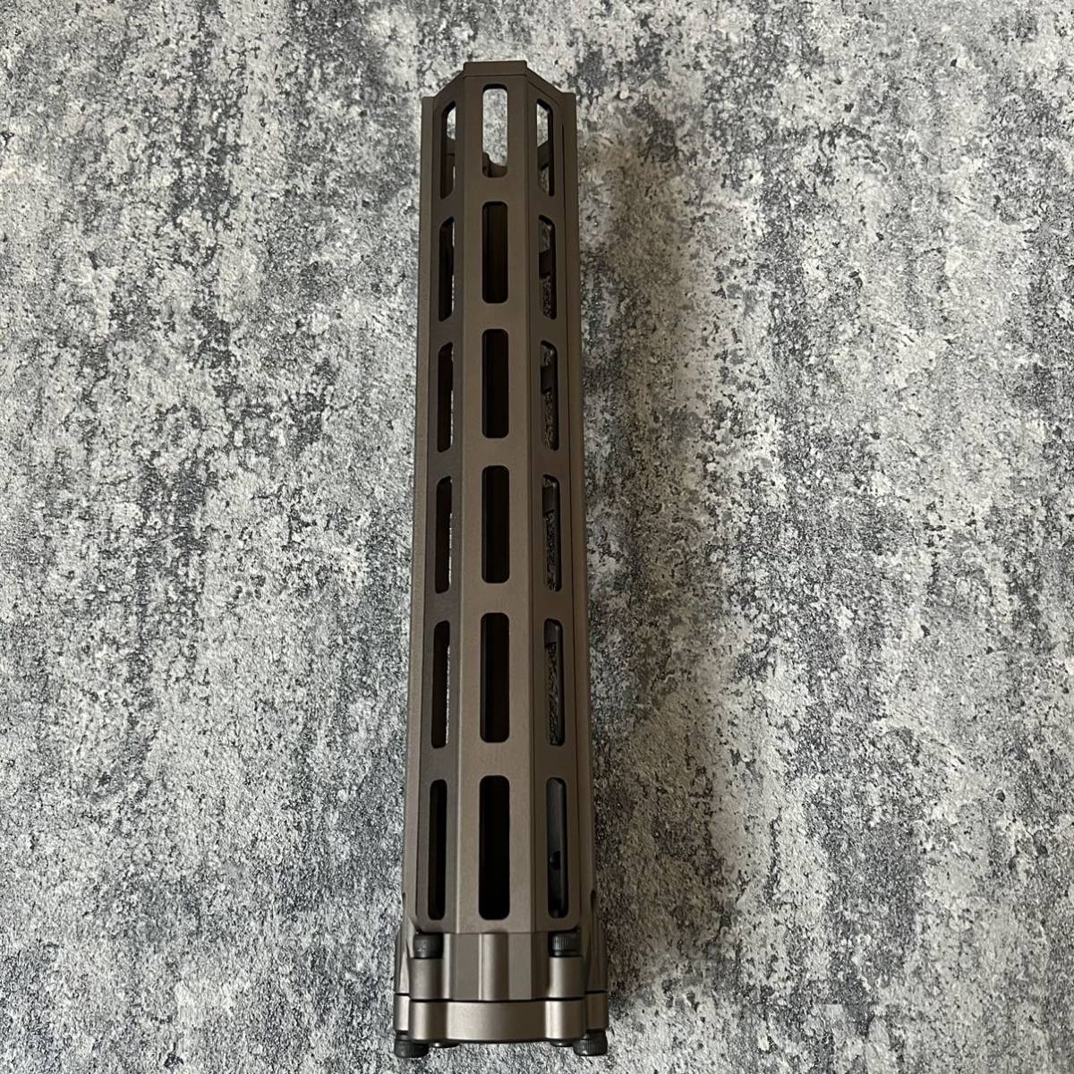 最新 RIS3 RISIII タイプ ハンドガード Daniel defense 最新 RIS3 RISIII タイプ ハンドガード Daniel defense